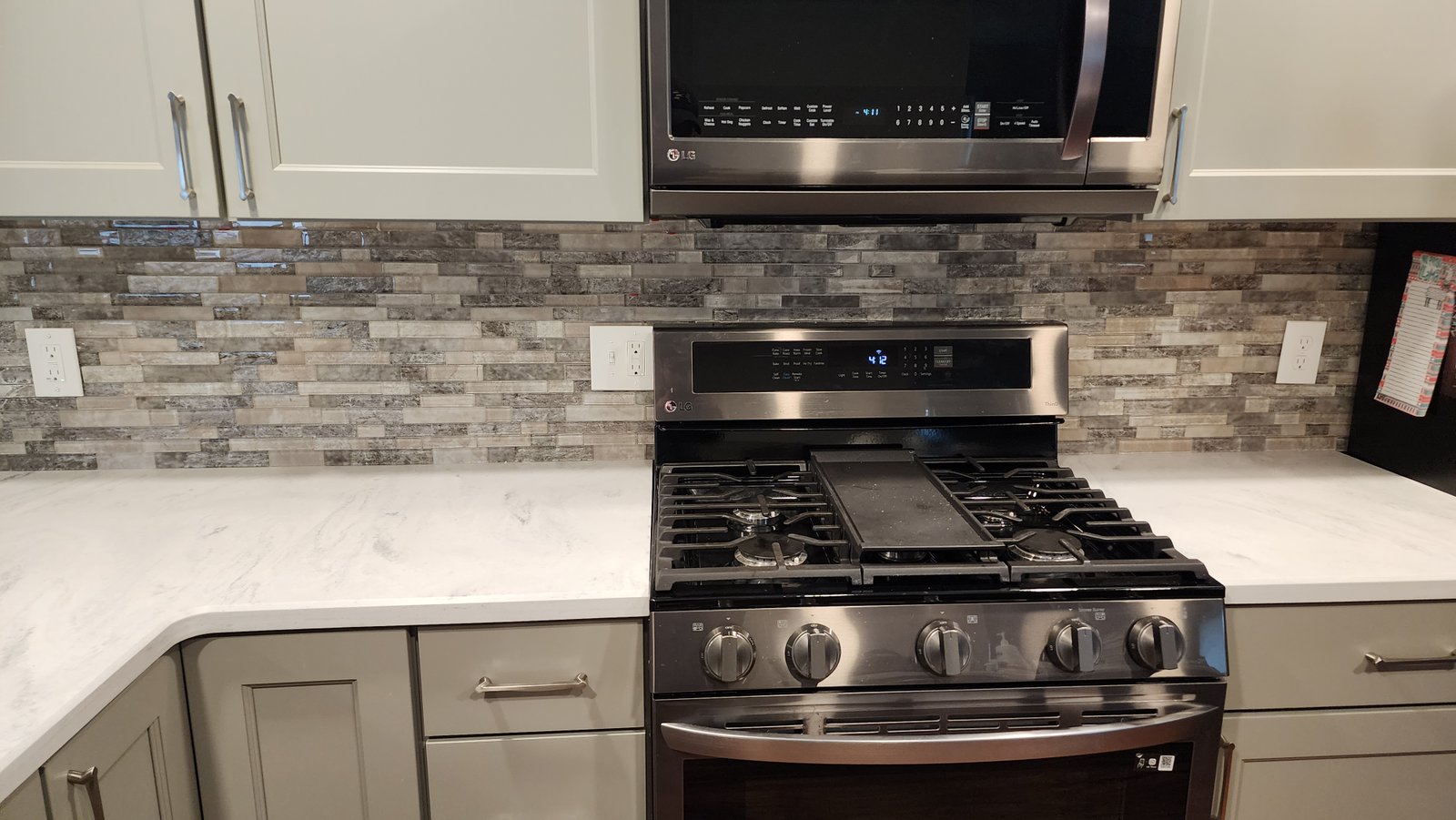 Kitchen backsplash